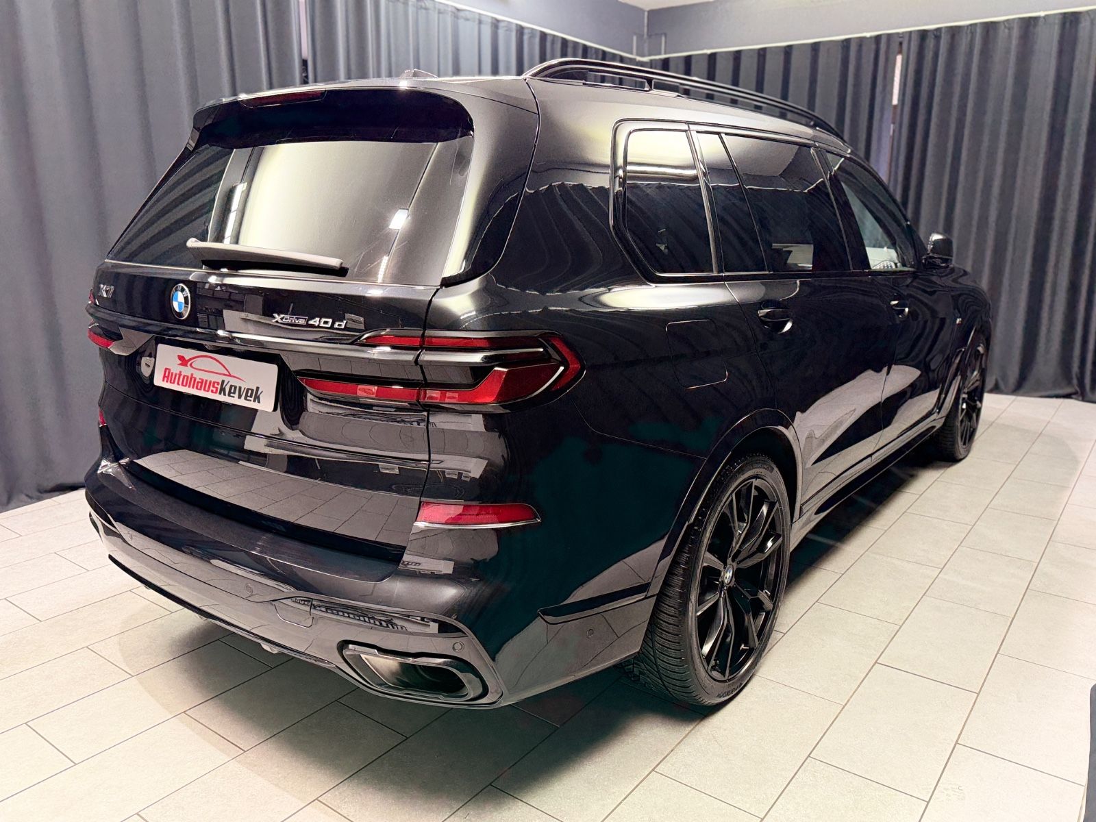 Fahrzeugabbildung BMW X7 xDrive 40d M SPORT PRO|LUFT|PANO|7-SITZER|AHK