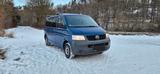 Volkswagen T5 Caravelle - blaue Volkswagen T5 Caravelle