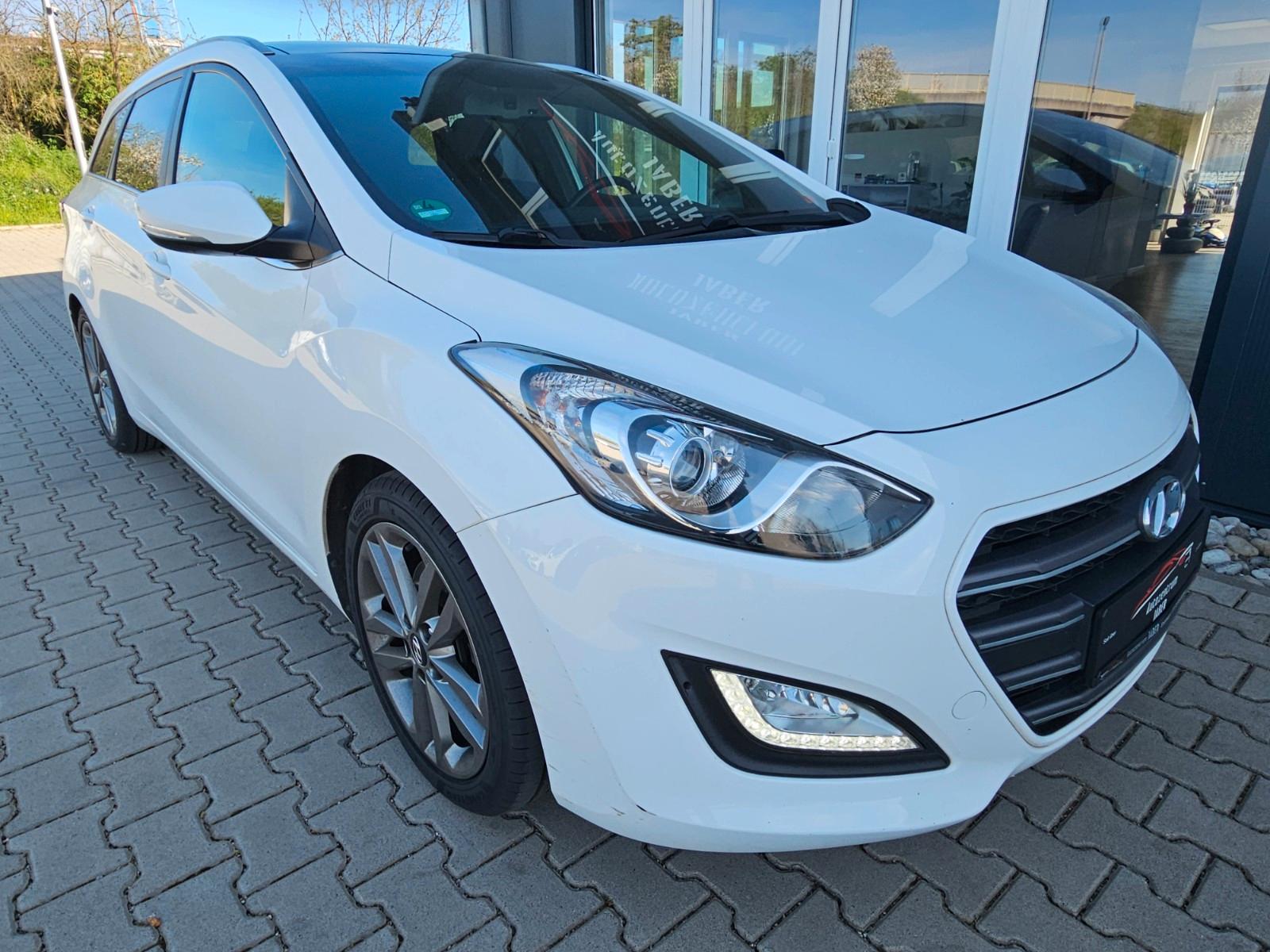Hyundai i30 cw blue Passion, Pano, Kamera, 8fach bereift