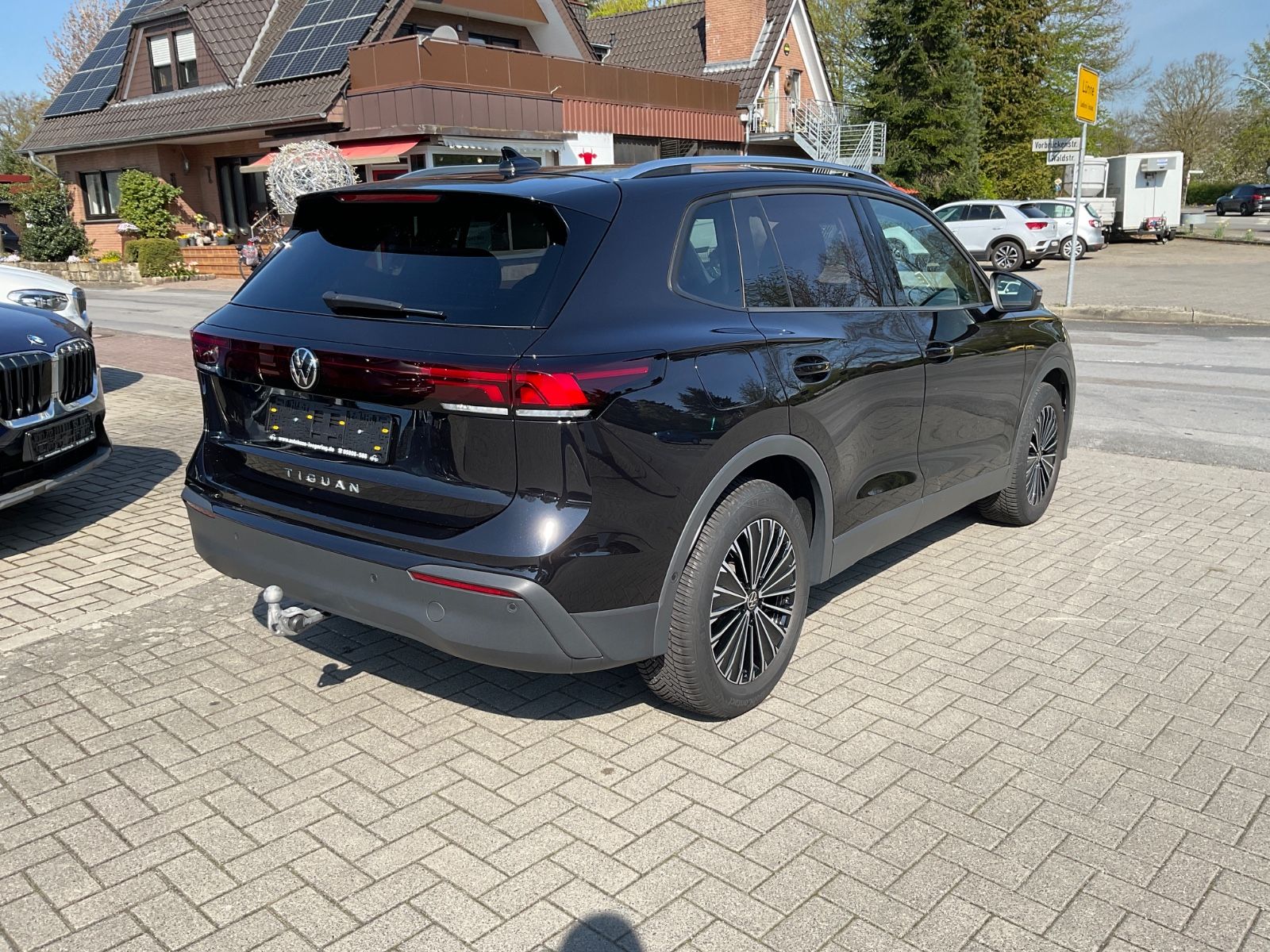 Fahrzeugabbildung Volkswagen Tiguan 2.0 TDI DSG Life,AHK,ACC,LED,Kamera