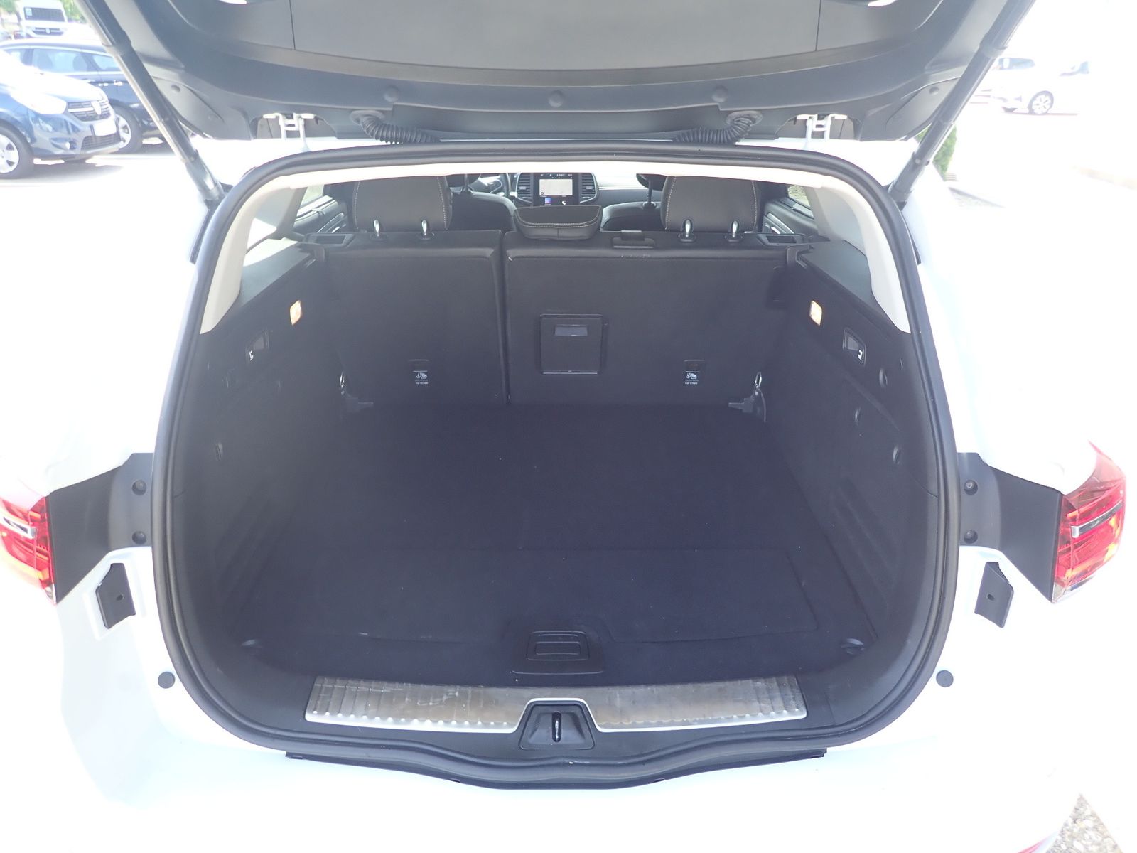 Fahrzeugabbildung Renault Talisman Grandtour Business Edition/NAVI/GJR