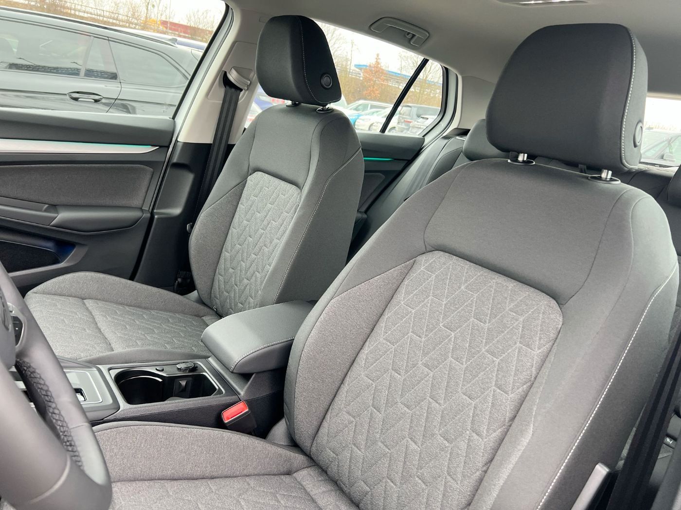 Volkswagen Golf Life 1.5 eTSI DSG Life Navi LED ACC SHZ ACC foto 23