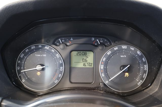 Skoda Octavia 1.6 FSI Ambiente KLIMA+PDC+ALU