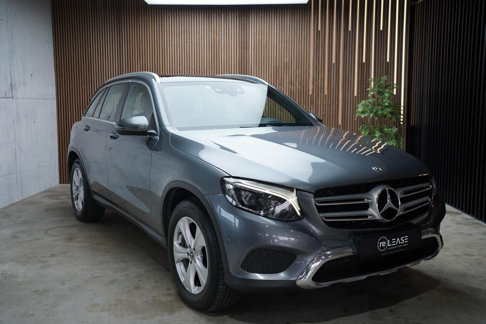 MERCEDES-BENZ GLC 250d 4M | HuD | Pano | Airmatic | LED | Ahk