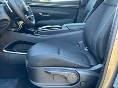 Fahrzeugabbildung Hyundai TUCSON 1.6 T-GDI 48V Trend 4WD *Navi*ACC*LED*SH*