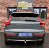 Volvo XC40 Momentum AWD Leder*AHK*H&K*Ambiente*PDC - graue Volvo XC40