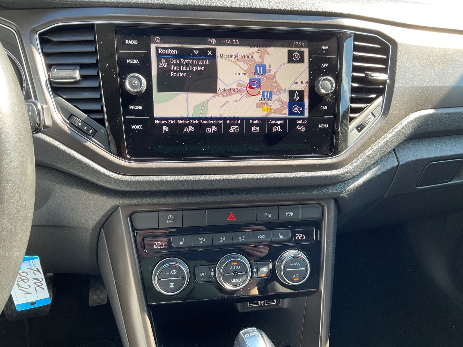 Fahrzeugabbildung Volkswagen T-Roc 1.5 TSI DSG,AHK,Navi,CarPlay