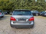 Mercedes-Benz B 220 CDI / d URBAN AUTOMATIK NAVI PDC FACELIFT - Mercedes-Benz B 220 Kombi Gebrauchtwagen