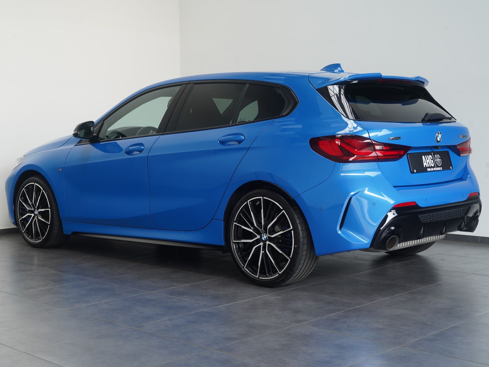 Fahrzeugabbildung BMW M135 i xDrive Performance M H&K/CARPLAY/ACC/19"