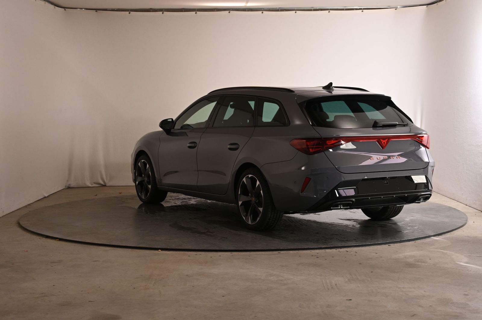 Cupra Leon Sportstourer  ACC|AHK|RFK|PANO|Matrix|Na... imagem 3