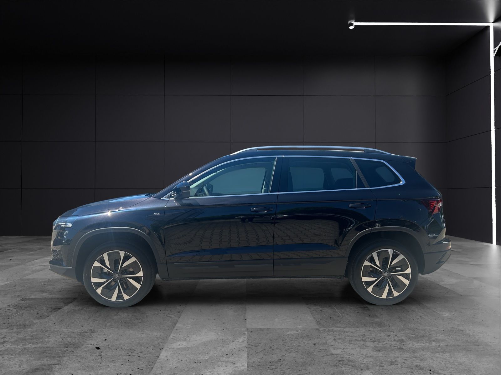 Fahrzeugabbildung SKODA Karoq 2.0 TDI Tour MATRIX AHK