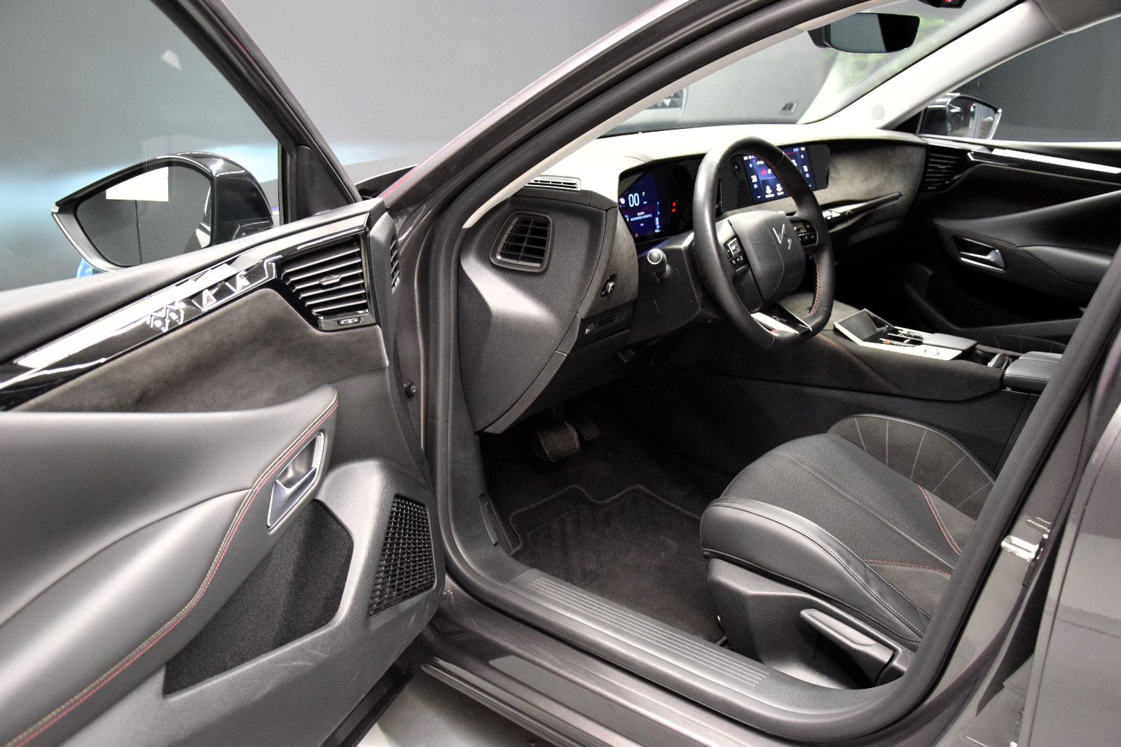 Fahrzeugabbildung DS Automobiles DS4 Performance Line Kamera Sitzheizung
