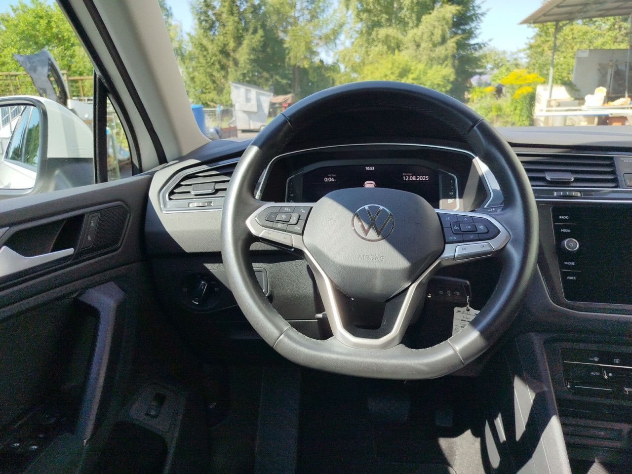 Fahrzeugabbildung Volkswagen Tiguan Life 1.4 eHybrid OPF 110 kW 6-Gang-DSG