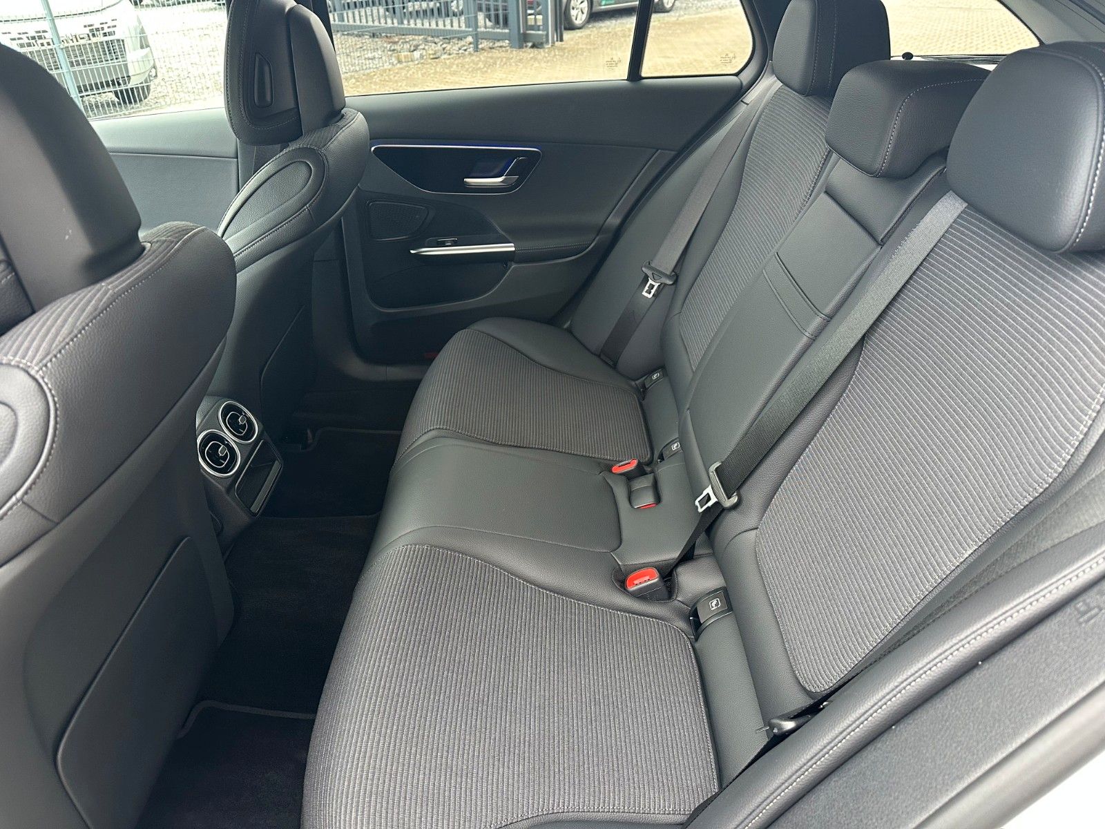 Fahrzeugabbildung Mercedes-Benz C 220 T d Avantgarde Navi AHK