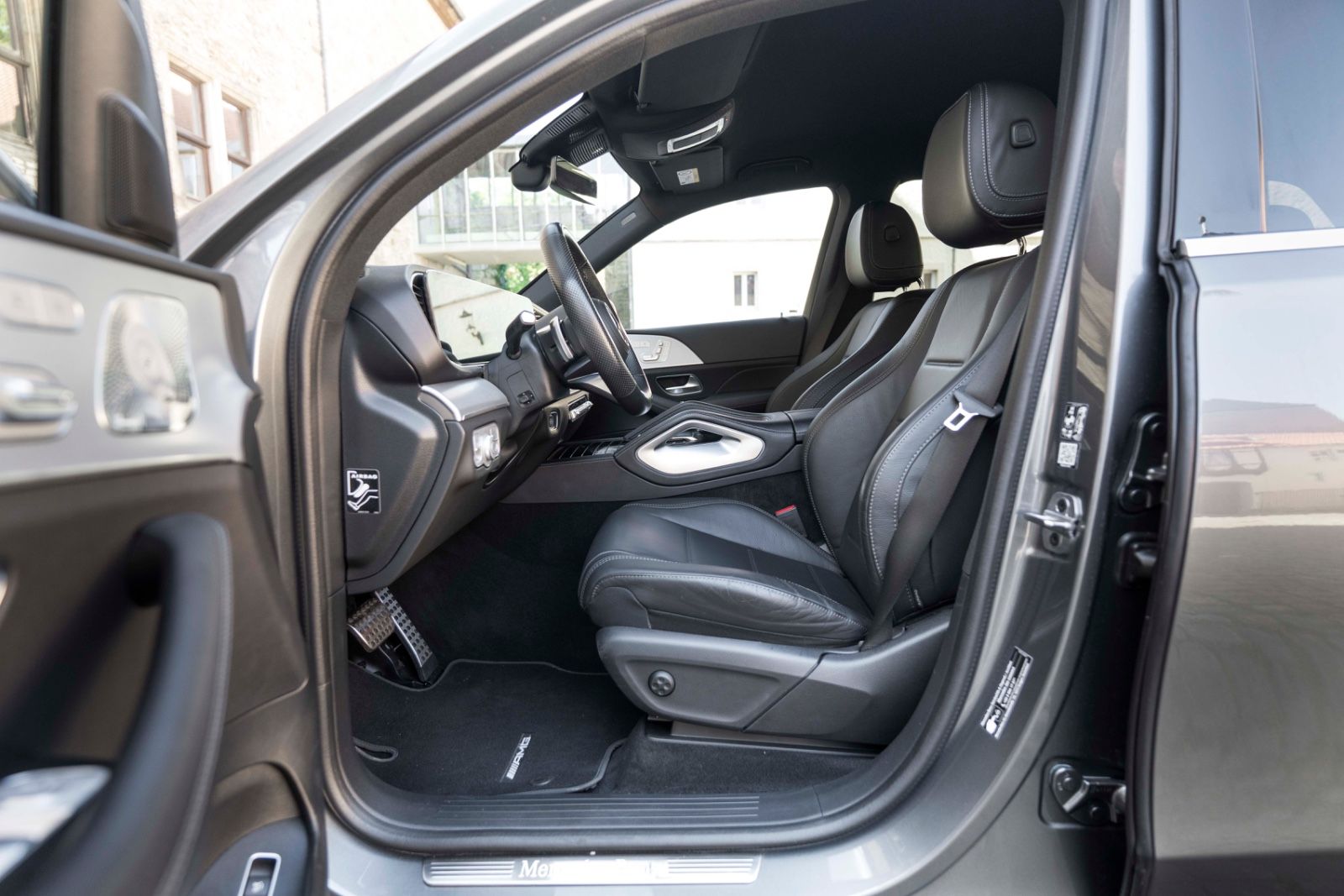 Fahrzeugabbildung Mercedes-Benz GLE 350de 4Matic AMG 3D KAM BURMESTER ACC LUFT