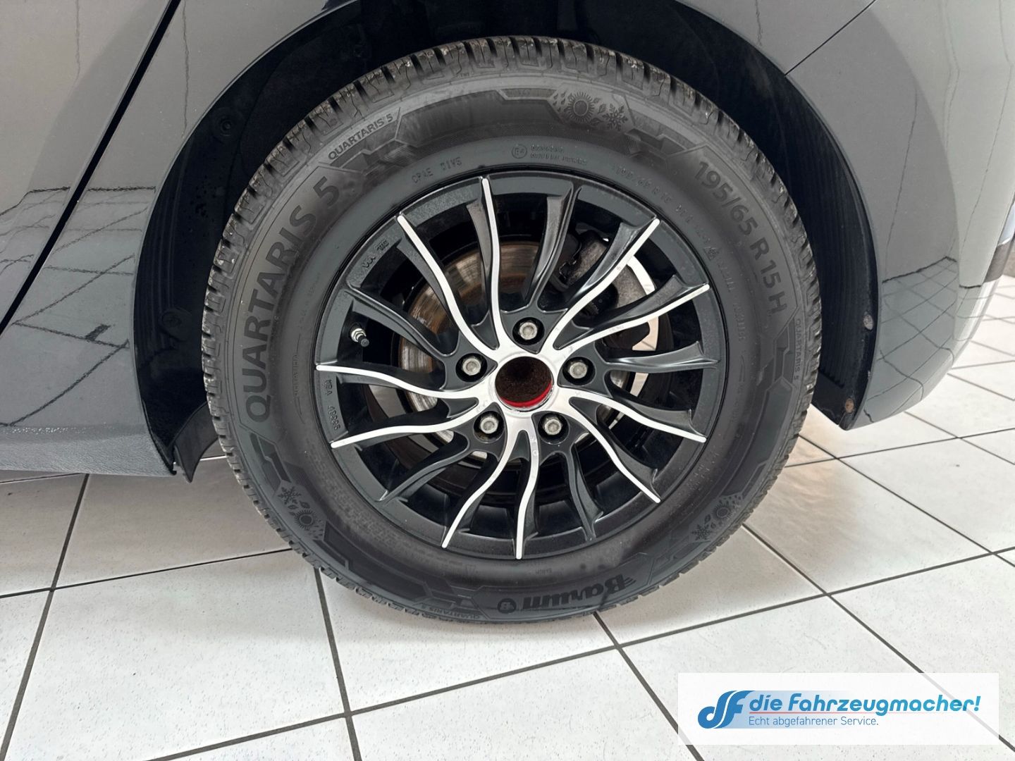 Fahrzeugabbildung Hyundai i30 Classic 1.4 CRDi DPF Alarm Berganfahrass. GA