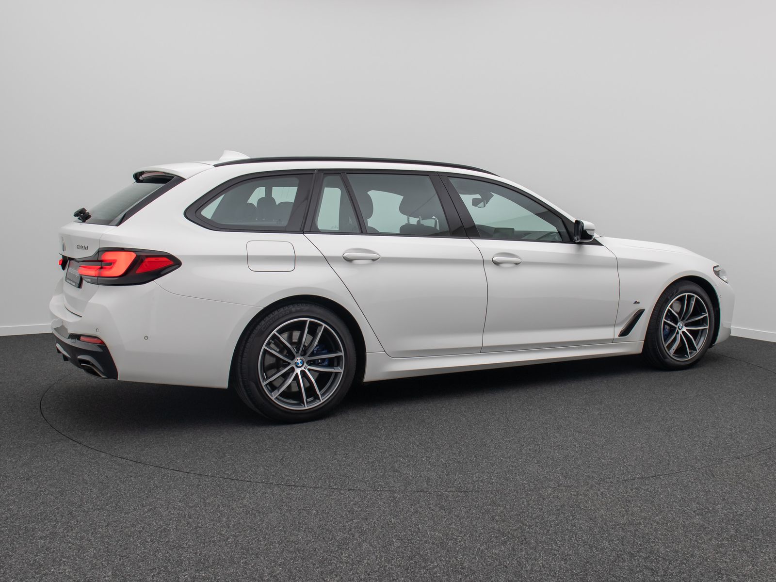 Fahrzeugabbildung BMW 540d xD M Sport Alarm AHK Kamera DAB Parkassist