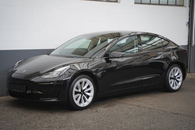 Tesla Model 3 Standard Range + *19-Zoll*Matrix-LED*