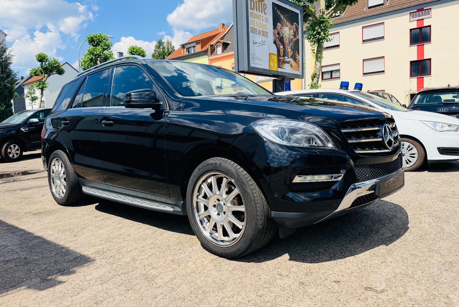 Mercedes-Benz ML 350 CDI BlueTec Navi Xenon Schiebedach AHK