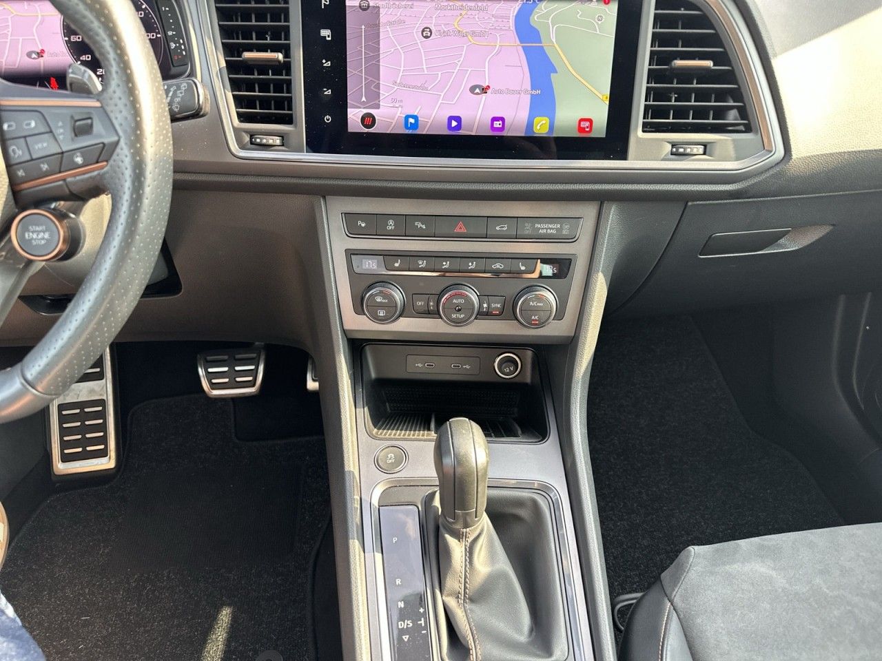 Fahrzeugabbildung CUPRA Ateca 2.0 TSI 221 kW (300 PS) 7-Gang DSG 4Drive - mit KI generiert/bearbeitet