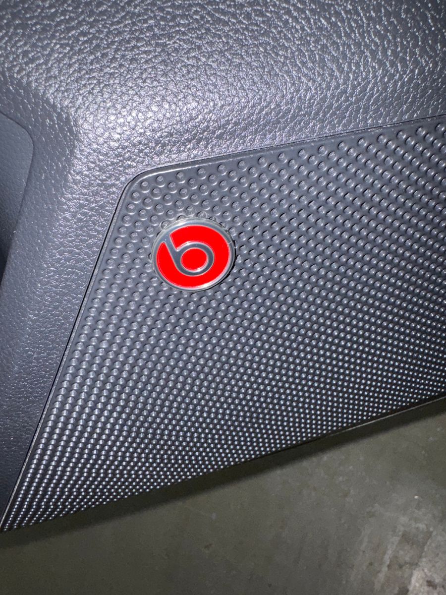 Fahrzeugabbildung SEAT ARONA SPORTPAKET FR-LINE DSG ACC LED BEATS KESSY