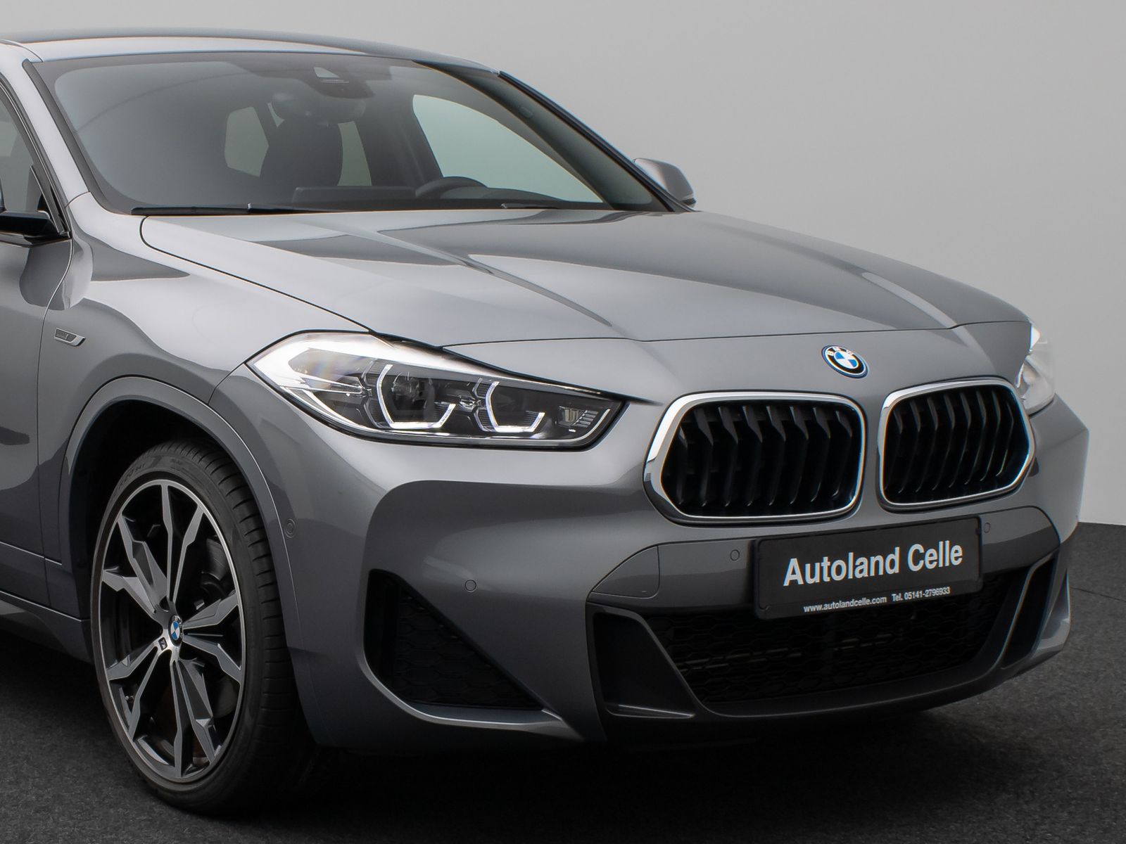 Fahrzeugabbildung BMW X2 xD25e M Sport HUD DAB HiFi LED Alarm 20Zoll