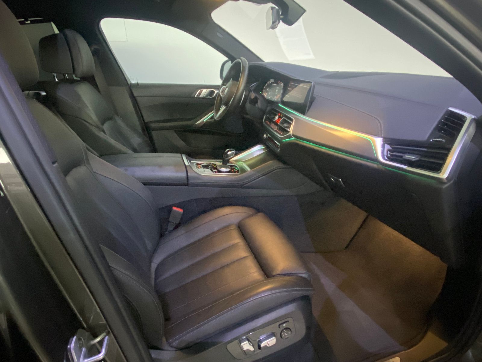 Fahrzeugabbildung BMW X6 M50 d, Pano, Laser, ACC, HUD, Navi