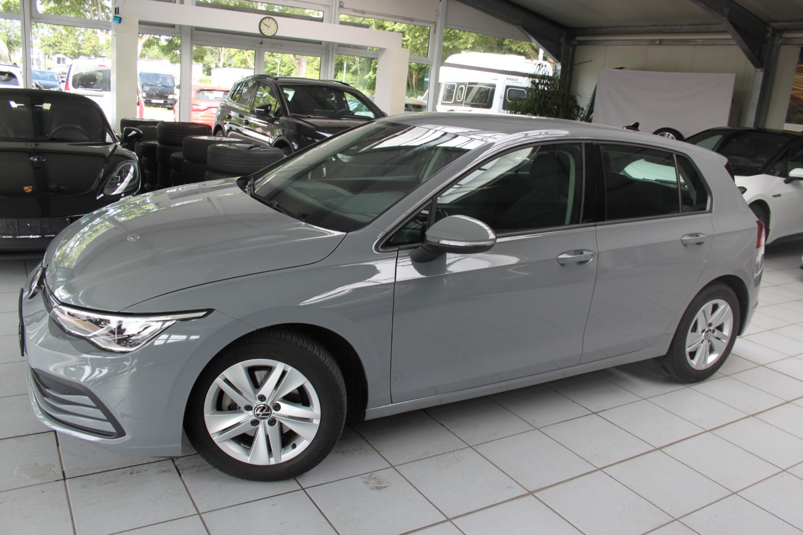 Volkswagen Golf VIII Lim./DSG/APP/STZHZ/PDC/BEGRENZ/ALU/FRE