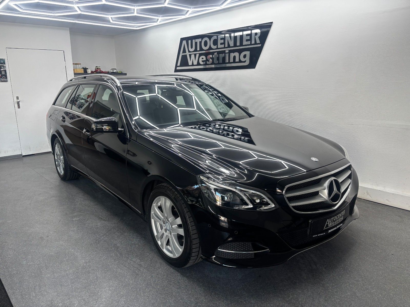 MERCEDES-BENZ E 220 CDI T-Modell*AHK*Leder*Navi*LED*2.Hand