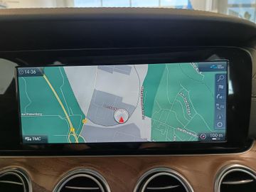 Mercedes E 200 - 12