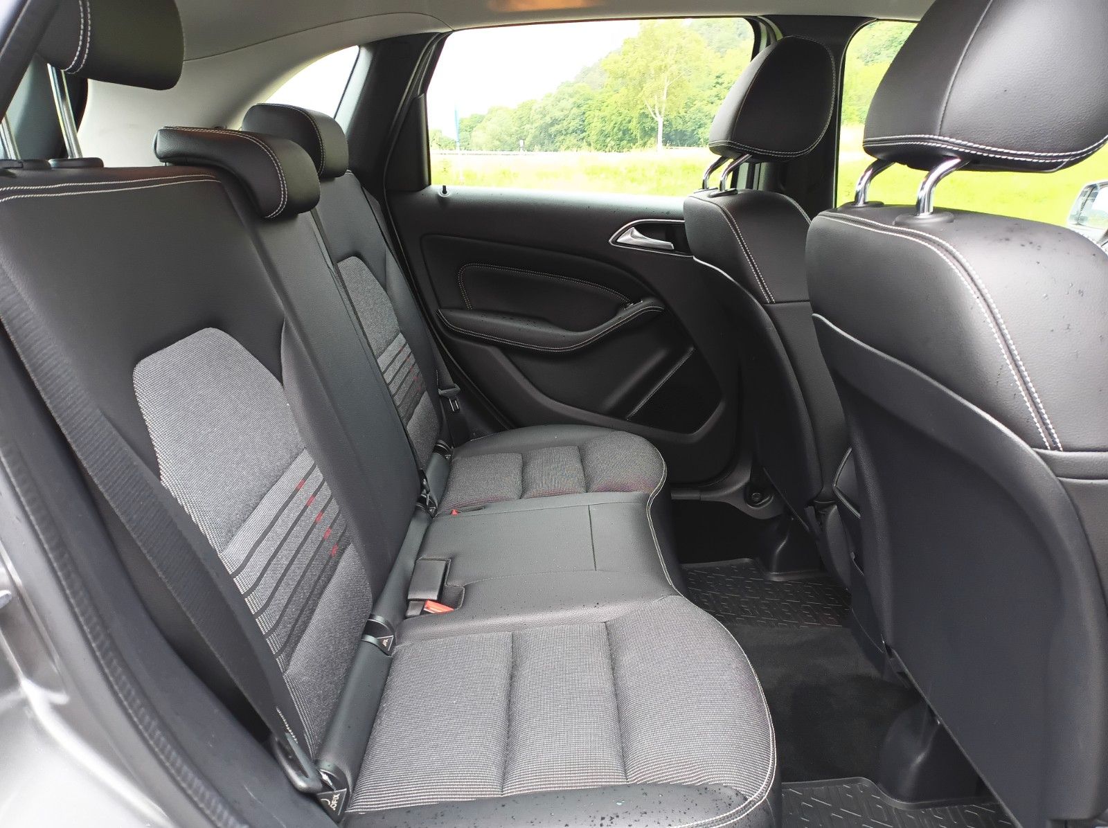 Fahrzeugabbildung Mercedes-Benz B 200d*ALLRAD+AHK+8FACH+BUSINESS+WENIG KM+INSPEK