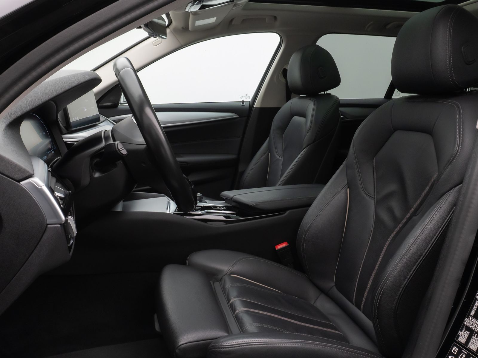 Fahrzeugabbildung BMW 520d xD Panorama Kamera HUD DAB H/K AHK Leder