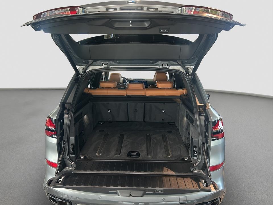 BMW X5 M60i 22" SkyLounge Sitzbelüftung Massage