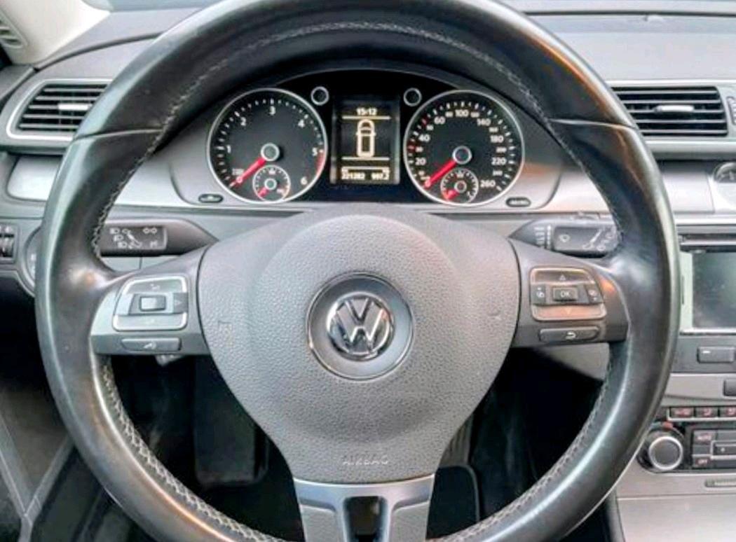 Volkswagen Passat 2012 — photo 12