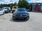 Volkswagen Passat Variant, DSG, Navi, 8-Fach bereift - Volkswagen Passat: 8