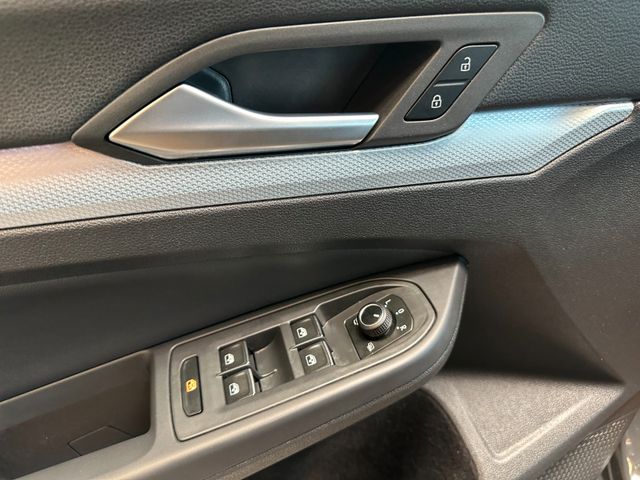 MYAUTOCENTER – Gebraucht- und Jahreswagen mit Werkstattservice in Pfaffenhofen Volkswagen Golf VIII *Keyless*Totwinkel*ACC*PDC*LED*VOLL