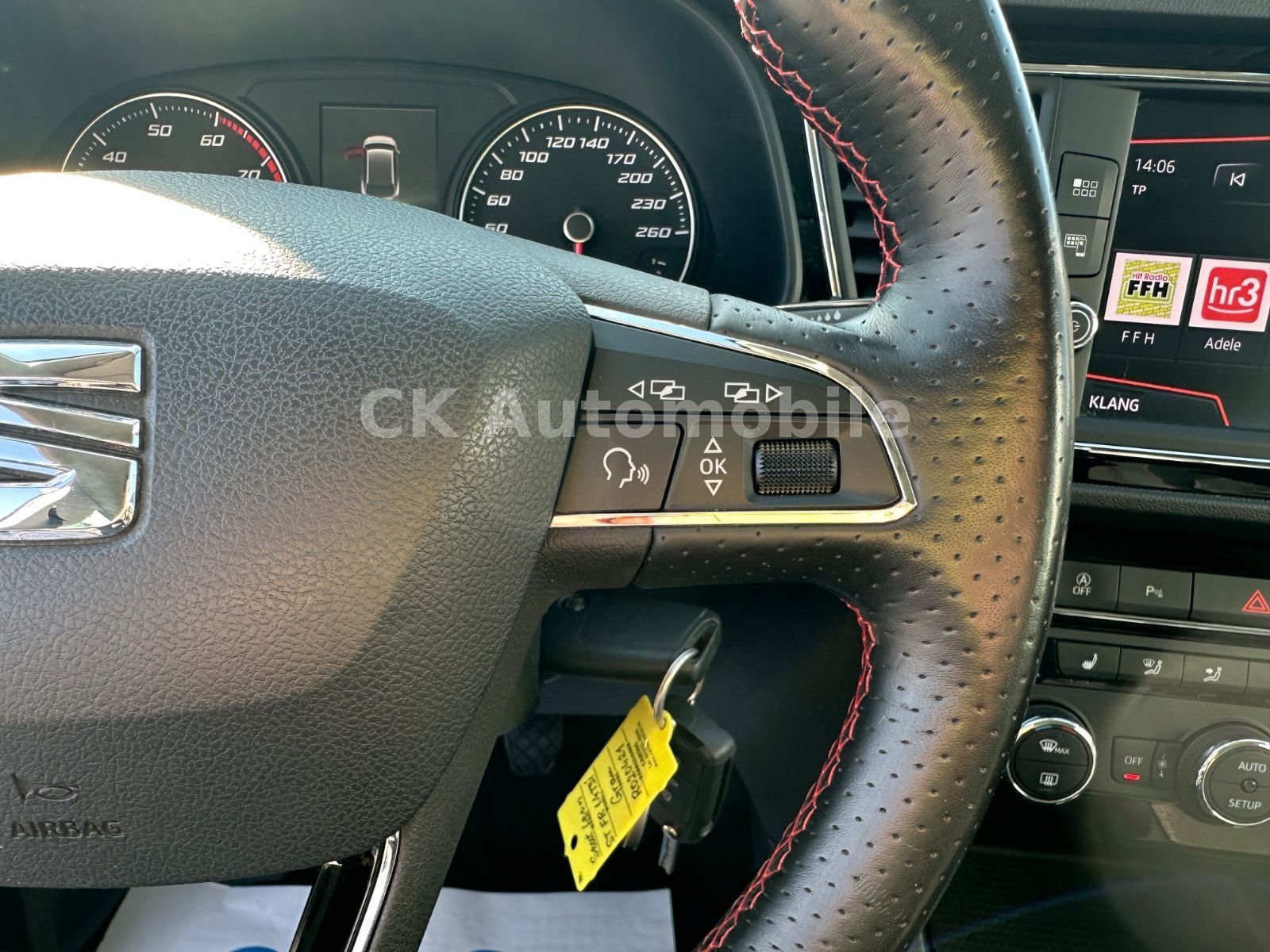 Fahrzeugabbildung SEAT Leon ST 1.5 TSI FR/Navi/Klima/LED/Tempomat/PDC