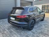 Volkswagen Touareg 3.0 V6 TDI 170kW 4MOT Tiptr. Elegance - VW Touareg in Aachen
