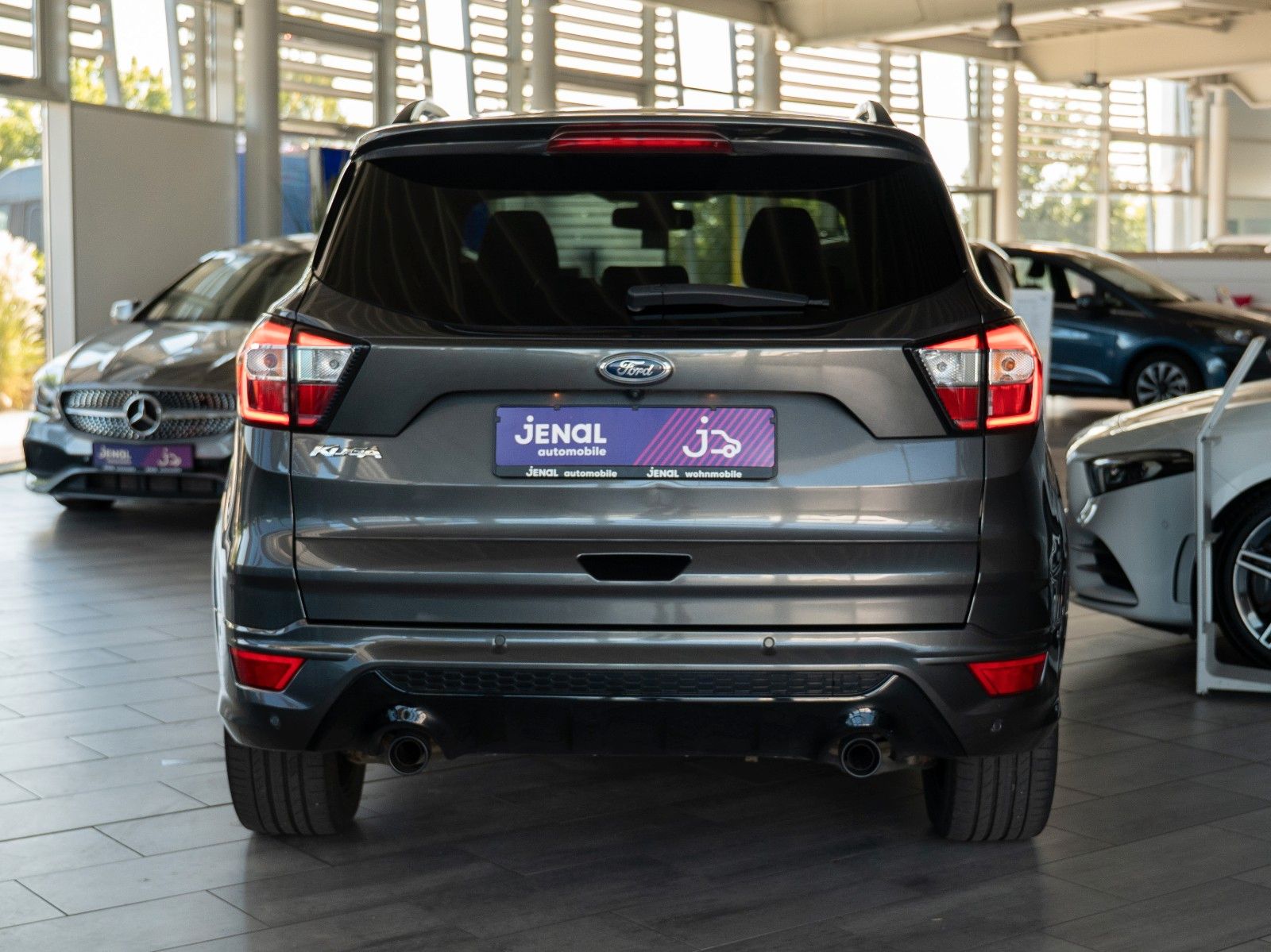 Fahrzeugabbildung Ford Kuga ST-Line AUTOM./ALLRAD/WINTER-P./NAVI