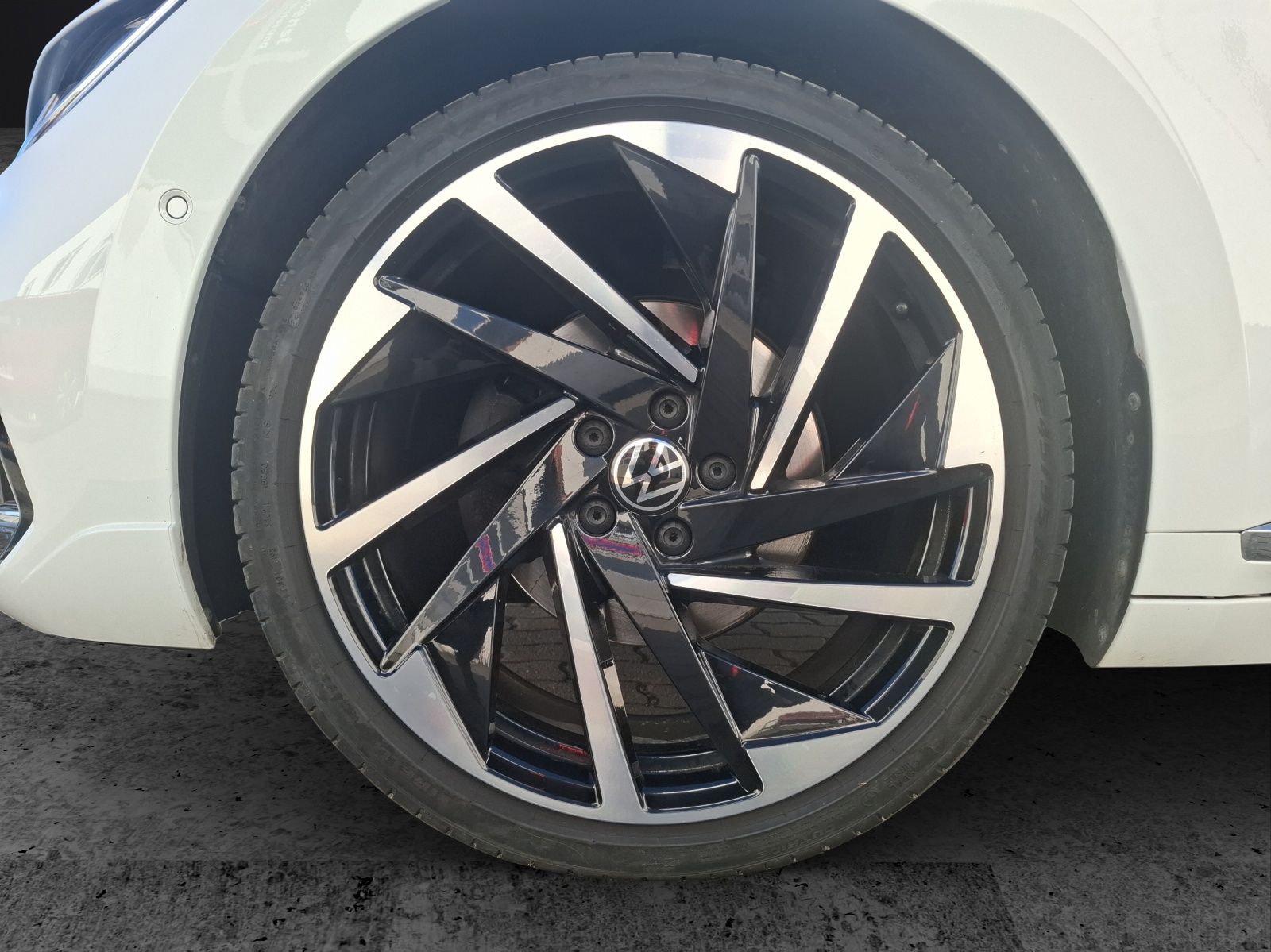 Fahrzeugabbildung Volkswagen Arteon SB TDI R-Line DSG 4M LED AHK Navi AID ACC