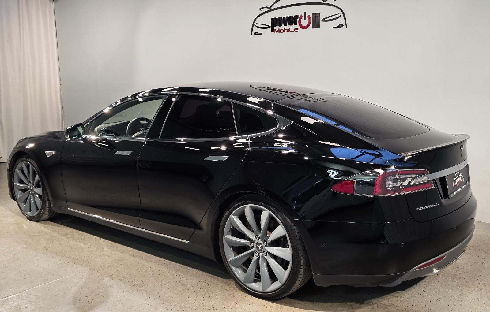 TESLA MODEL S P85D PERFORMANCE 700CH - SUPERCHARGE GRATUITE - HAYON ÉLECTRIQUE - TOIT PANORAMIQUE - SOH 90%