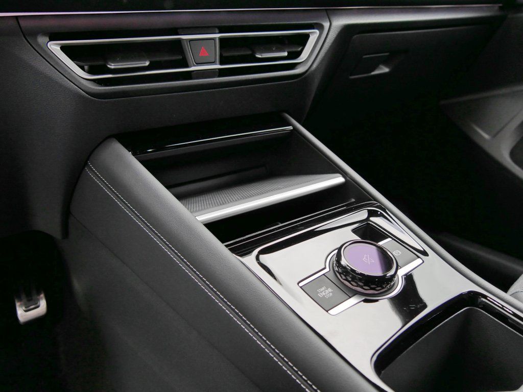 Fahrzeugabbildung Volkswagen Tiguan 2.0 TDI R-Line AHK Matrix Kamera AppConne