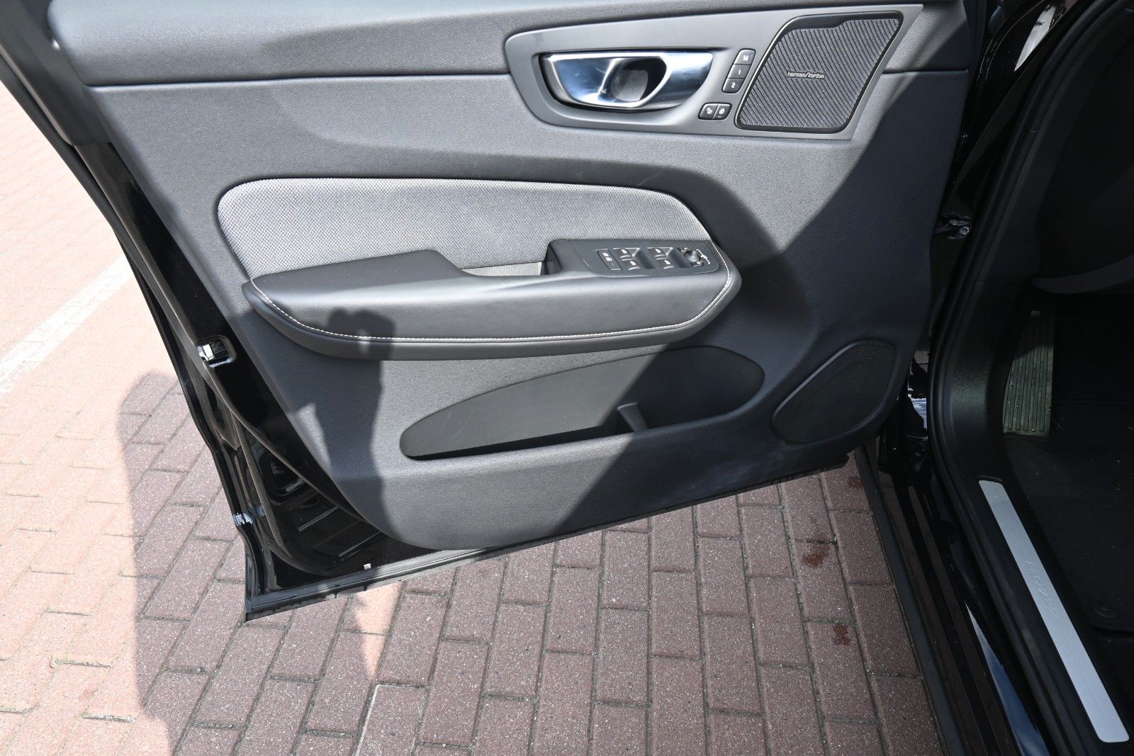 Fahrzeugabbildung Volvo XC60 T8 Ultimate Black Edit.*360°*AHK*HUD*PANO*
