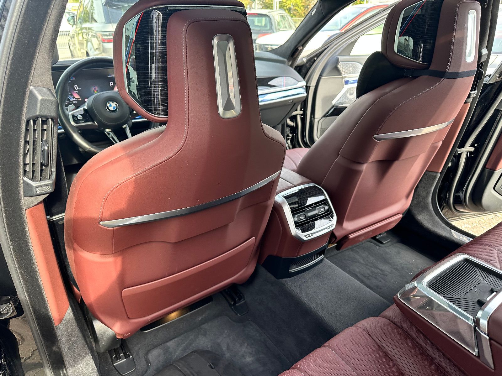 Fahrzeugabbildung BMW 740d LANG xDRIVE M SPORTPAKET*VOLL*