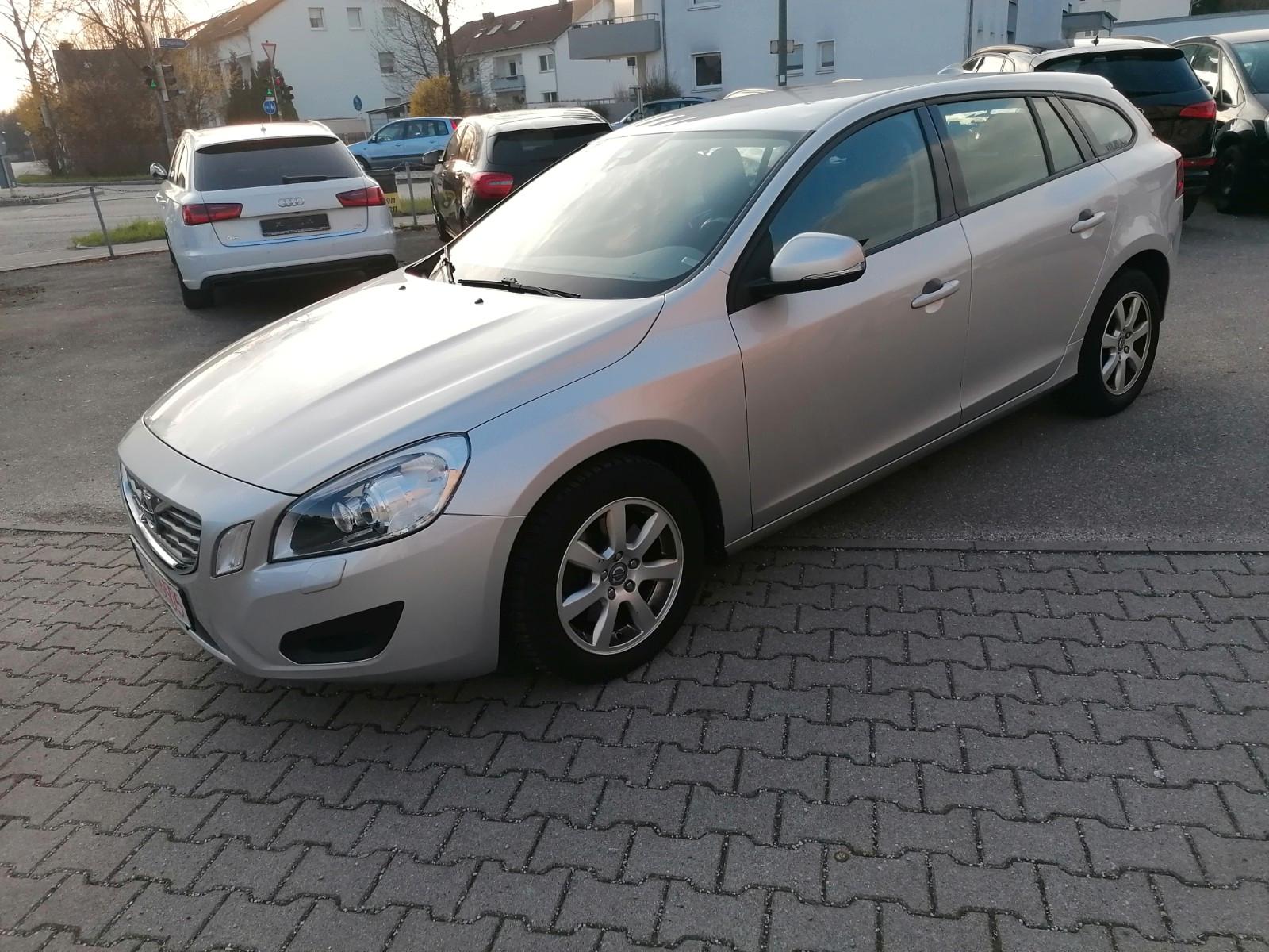 Volvo V60 Kombi Kinetic Navi Sitzheizung