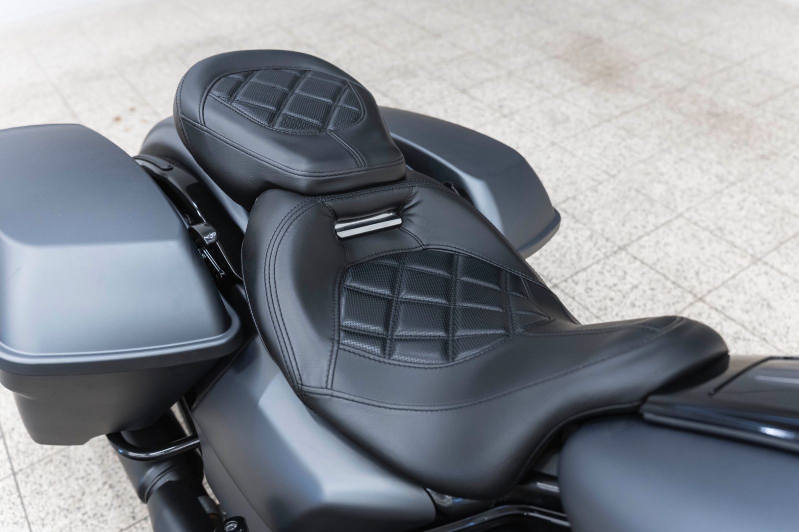 Fahrzeugabbildung Harley-Davidson FLHRXS ROAD KING