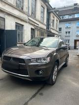 Mitsubishi MITSUBISHI OUTLANDER 7 Sitzer - Mitsubishi Outlander in Wuppertal