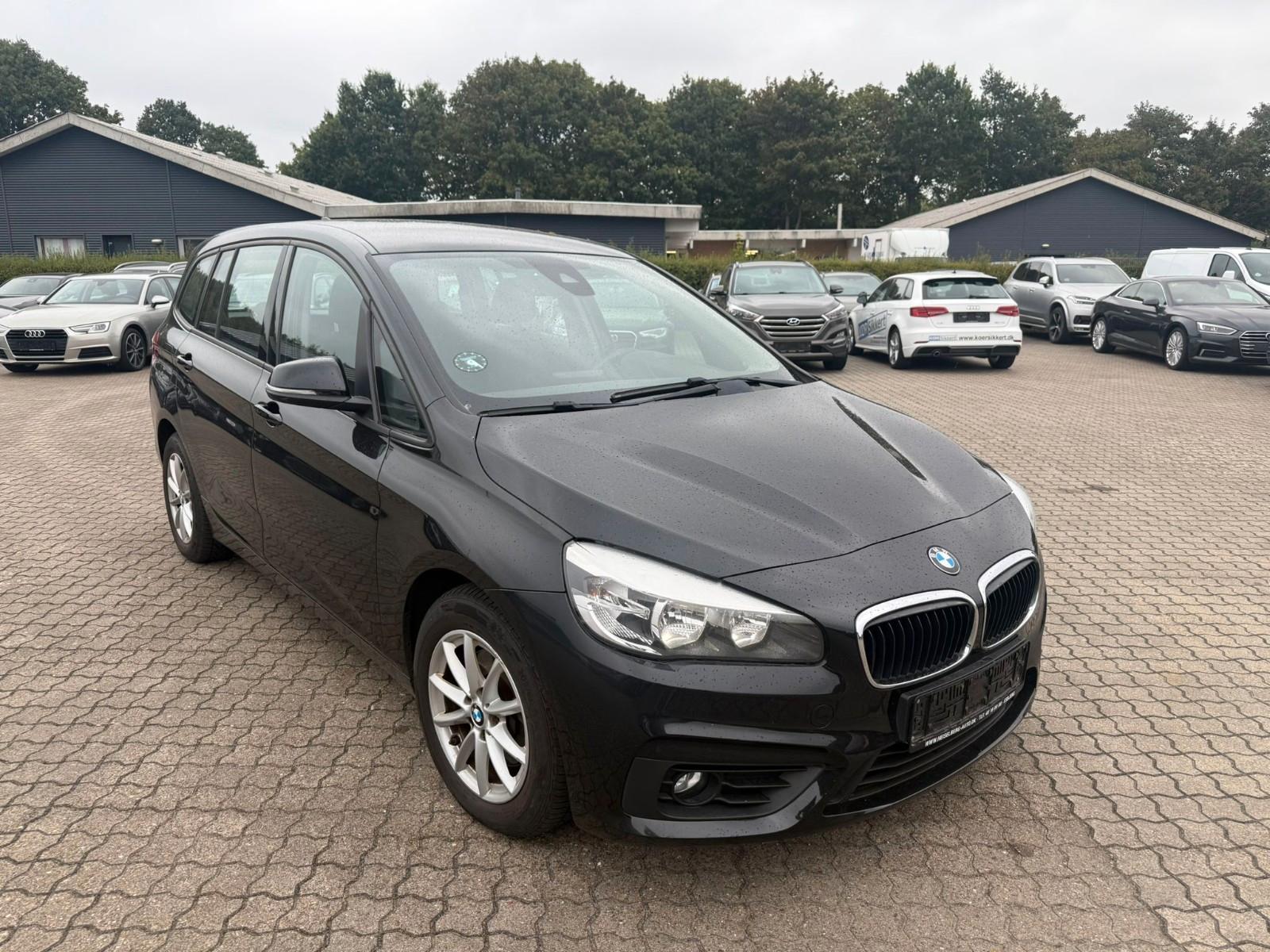 BMW 218 2015 — rear view