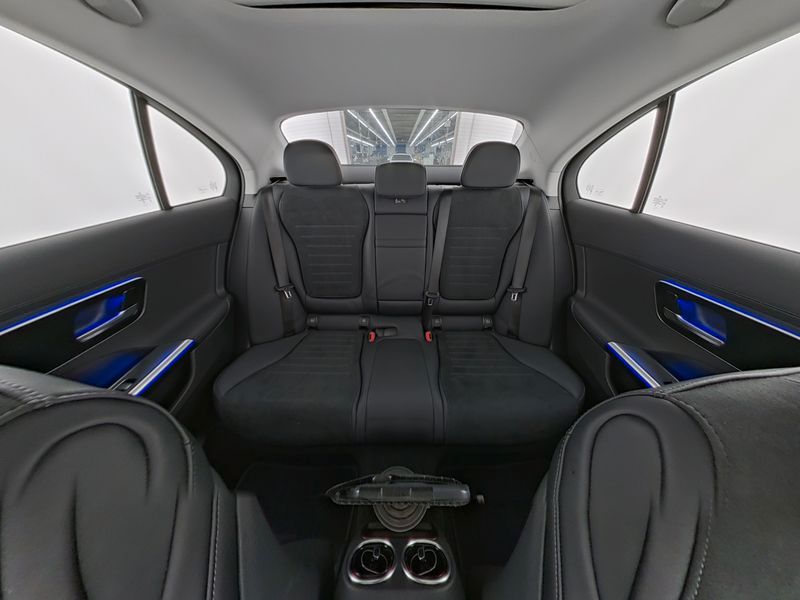Fahrzeugabbildung Mercedes-Benz C 180 Edition AMG Pano+360°+Distr+Totw+Memory