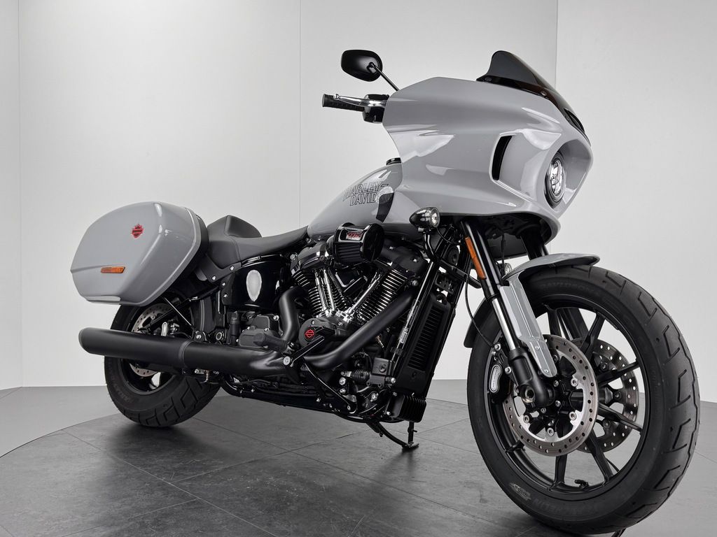 Fahrzeugabbildung Harley-Davidson LOW RIDER ST FXLRST *NEUWERTIG *1. HAND